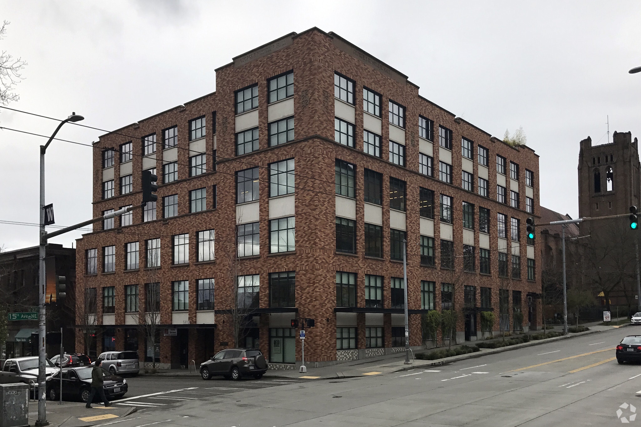 4201 15th Ave NE, Seattle, WA à louer Photo principale– Image 1 sur 9