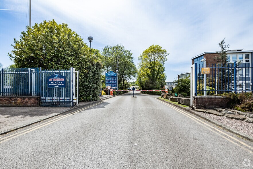 Chorley New Rd, Bolton à louer - Photo de l’immeuble – Image 1 sur 3