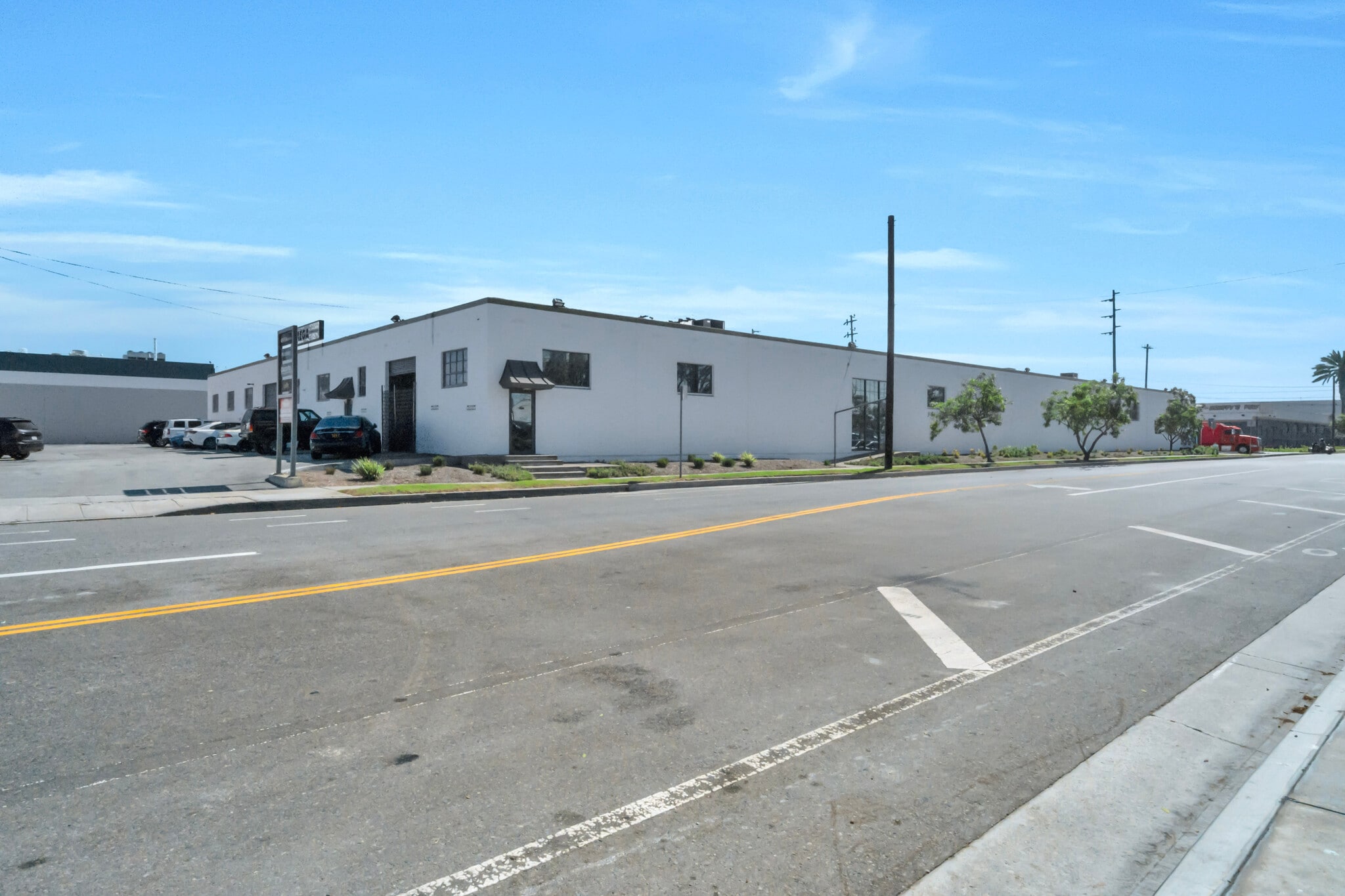 11100 Hindry Ave, Los Angeles, CA à louer Photo intérieure– Image 1 sur 12