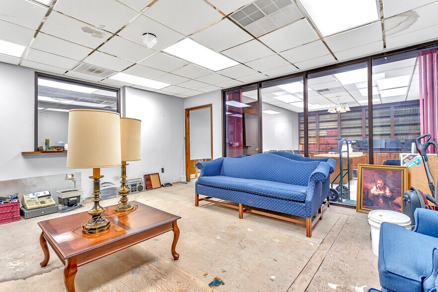110-112 N Wood Ave, Linden, NJ à louer - Photo de l’immeuble – Image 3 sur 9