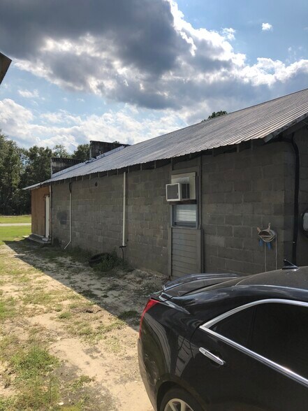 243 Ellabell Loop Rd, Ellabell, GA à louer - Photo de l’immeuble – Image 3 sur 8