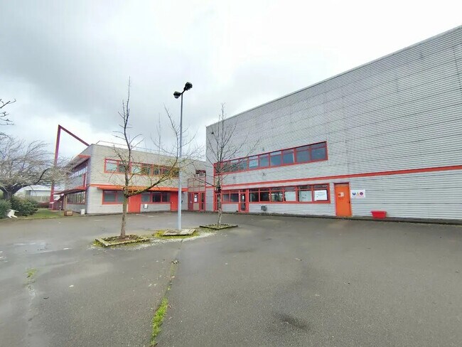 Plus de détails pour Industriel/Logistique à louer