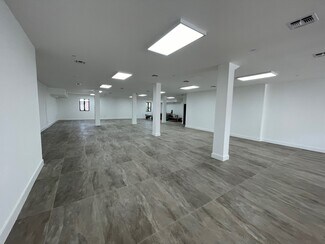 Plus de détails pour 3545 White Plains Rd, Bronx, NY - Local commercial à louer