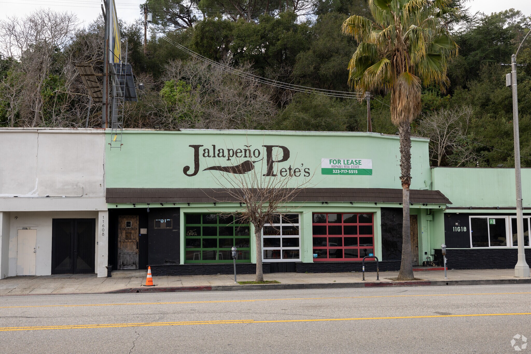 11612 Ventura Blvd, Studio City, CA à louer Photo principale– Image 1 sur 2