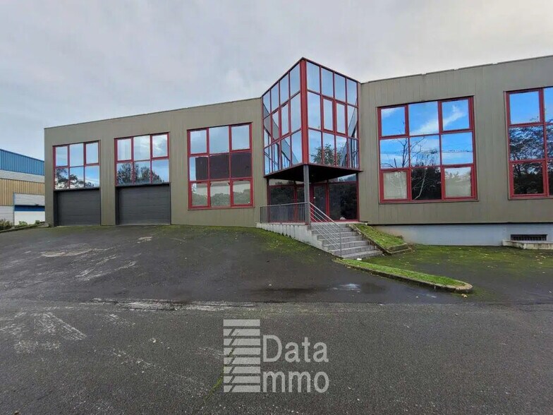 2 Avenue Des Petites Haies, Créteil à louer - Photo de l’immeuble – Image 3 sur 8