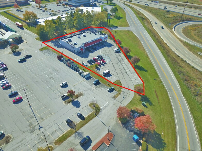 835 Beachway Dr, Indianapolis, IN à louer - Photo de l’immeuble – Image 2 sur 4