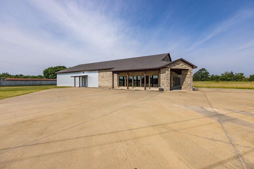 1910 E Jackson St, Hugo, OK à vendre - Photo de l’immeuble – Image 2 sur 69