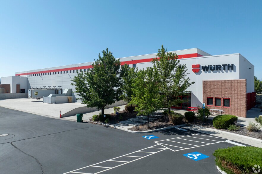 150 Circuit Ct, Sparks, NV à louer - Photo de l’immeuble – Image 2 sur 4