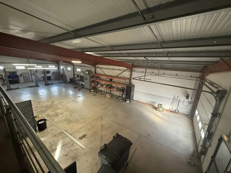 Industriel/Logistique dans Eyragues à vendre - Photo de l’immeuble – Image 2 sur 11