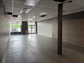 7402-7410 Broadview Rd, Cleveland, OH à louer Photo intérieure– Image 2 sur 4