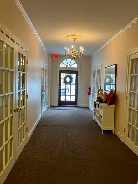 56 Main St, Southampton, NJ à louer - Photo de l’immeuble – Image 3 sur 34