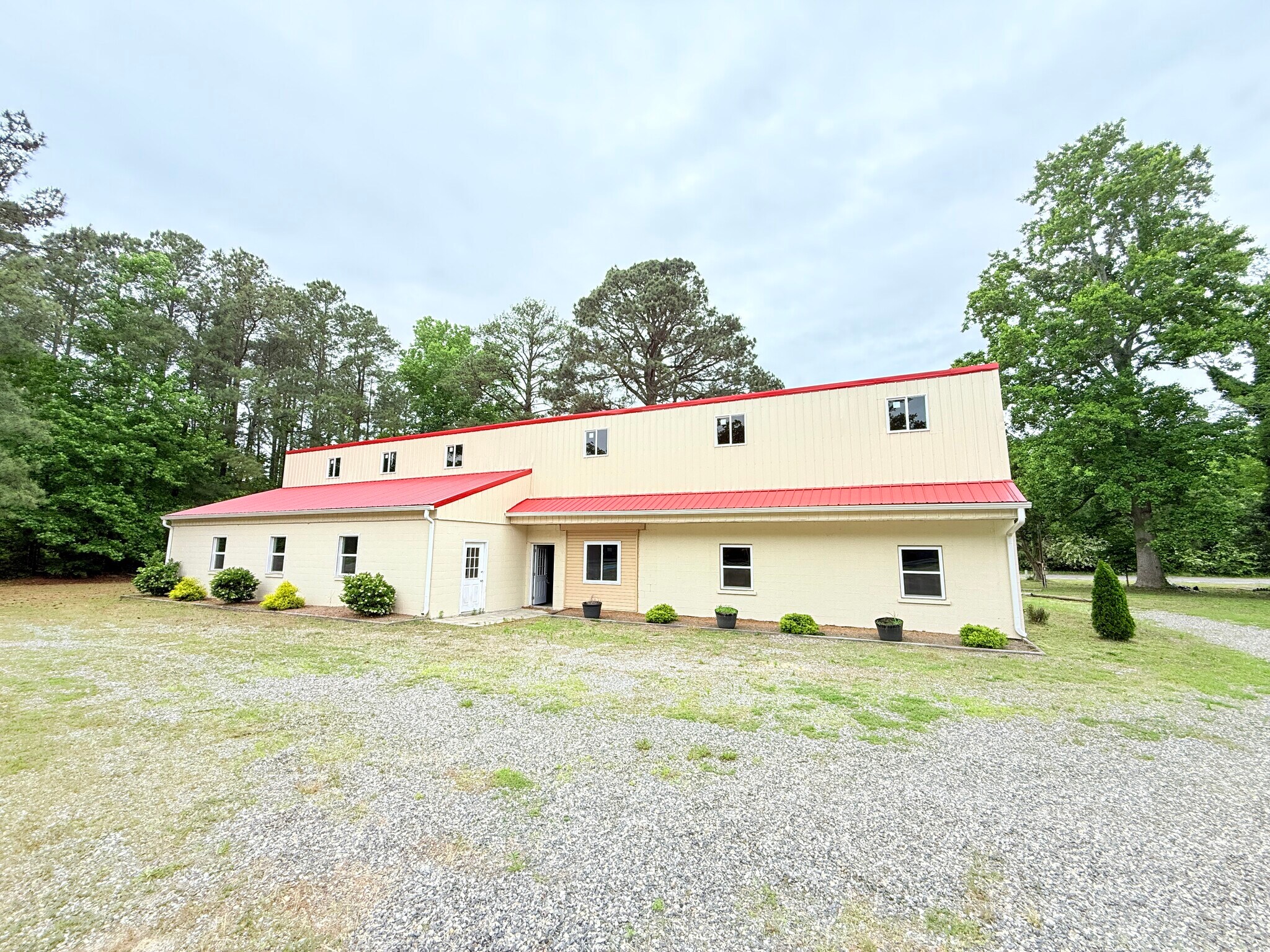 7154 Richmond Hwy, Tappahannock, VA à vendre Photo de l’immeuble– Image 1 sur 36