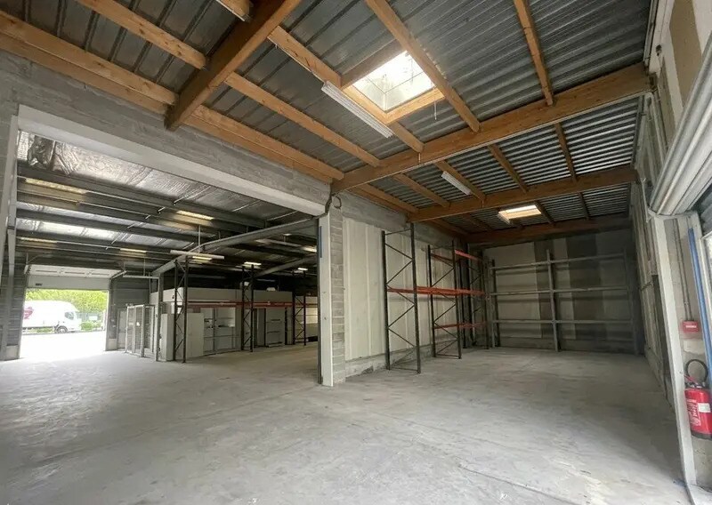 Local d'activités dans Voreppe à vendre - Photo intérieure – Image 2 sur 4