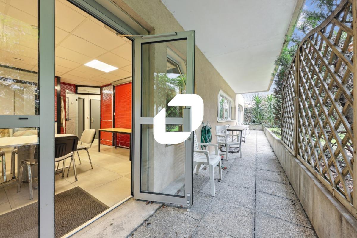 Bureau dans Boulogne-Billancourt à vendre Photo de l’immeuble– Image 1 sur 8