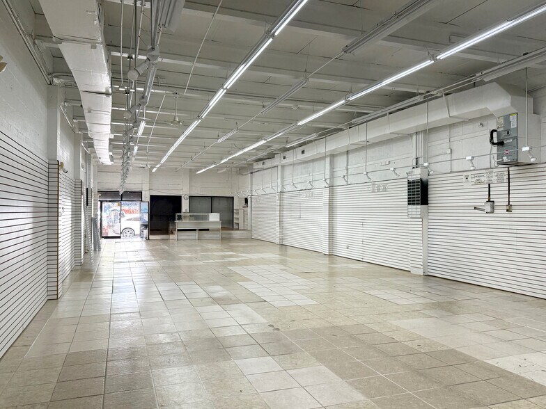 2520-2550 NW 5th Ave, Miami, FL à louer - Photo intérieure – Image 2 sur 7