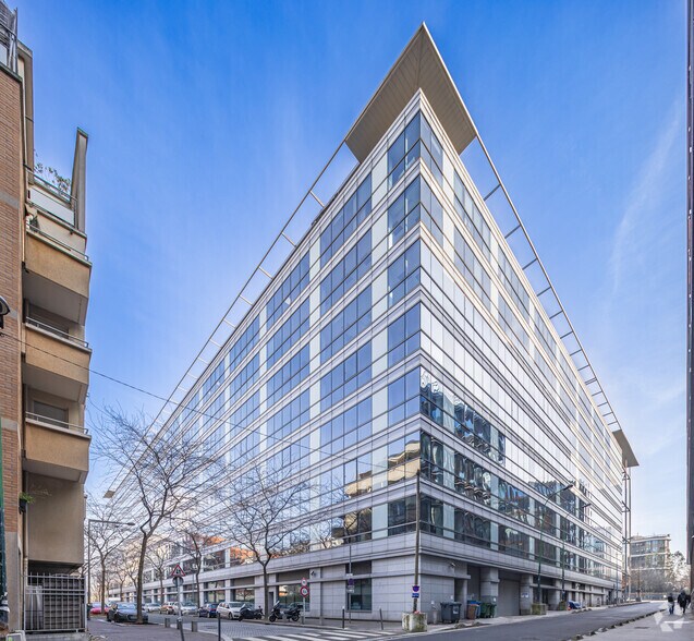 Rue Touzet-Gaillard, Saint-Ouen-sur-Seine à louer - Photo de l’immeuble – Image 3 sur 5
