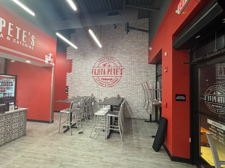 6256-6300 Northway Dr, Pittsburgh, PA à louer - Photo de l’immeuble – Image 2 sur 17