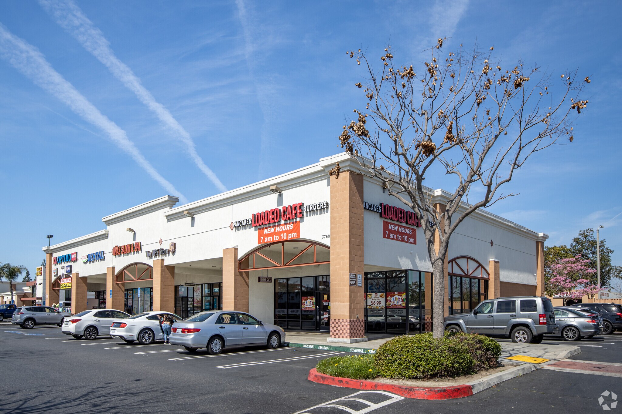 3600-3770 McFadden Ave, Santa Ana, CA à louer Photo de l’immeuble– Image 1 sur 5