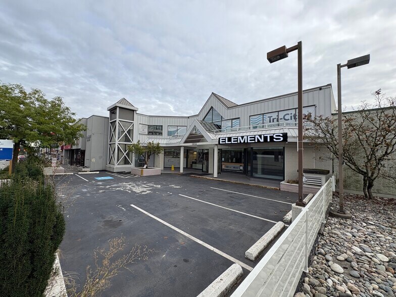 1032 Austin Ave, Coquitlam, BC à vendre - Photo de l’immeuble – Image 3 sur 6