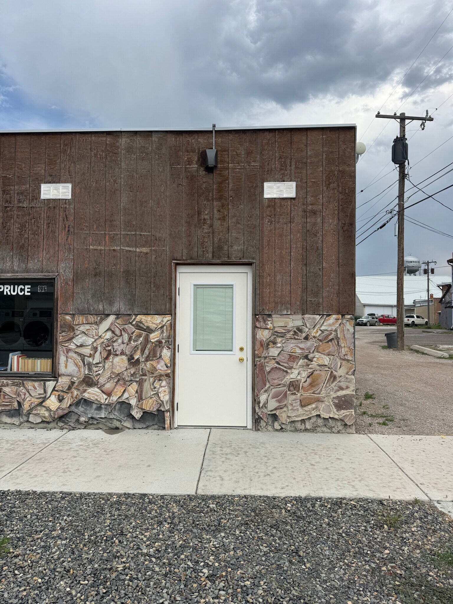 106 N Spruce St, Townsend, MT à louer Photo de l’immeuble– Image 1 sur 11