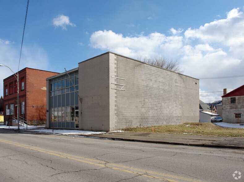 234-236 W 6th St, East Liverpool, OH à louer - Photo de l’immeuble – Image 3 sur 3