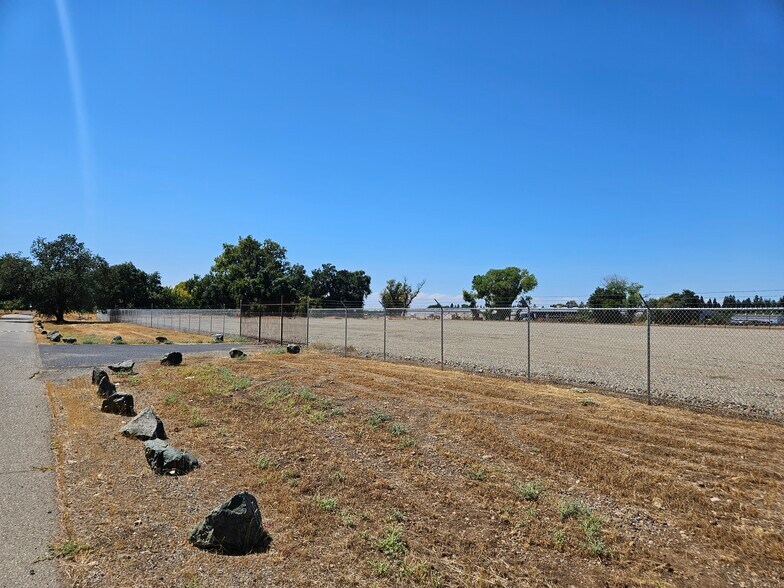 1 Loren Ave, Chico, CA à louer - Autre – Image 1 sur 5