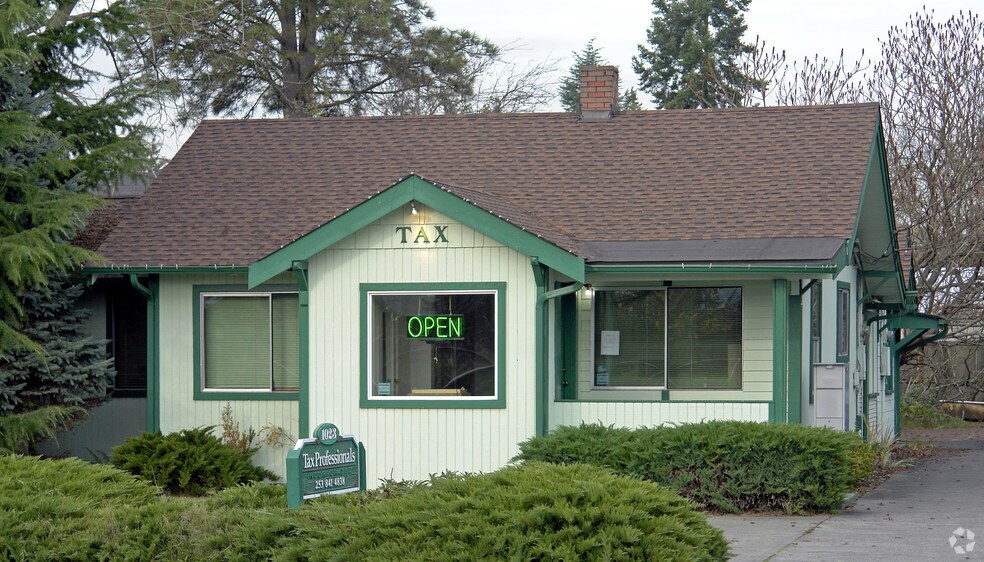 1023 W Stewart Ave, Puyallup, WA à vendre - Photo principale – Image 2 sur 14