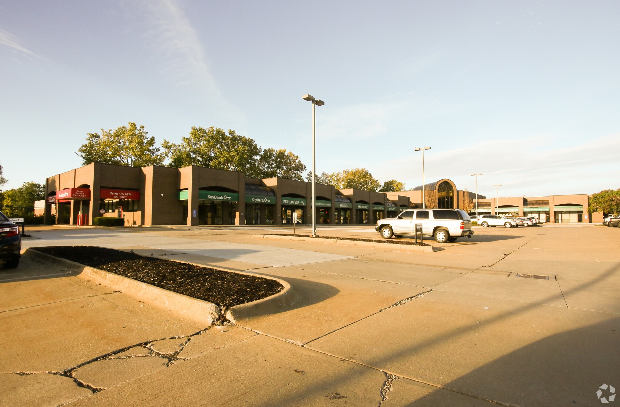 3700 Massillon Rd, Uniontown, OH à louer Photo de l’immeuble– Image 1 sur 6