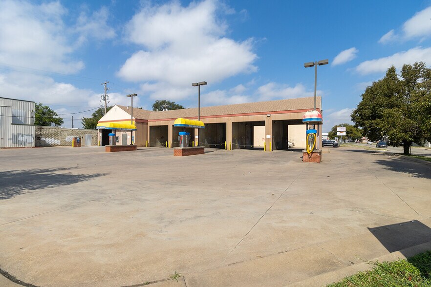 928 E Harry St, Wichita, KS à vendre - Photo de l’immeuble – Image 2 sur 30