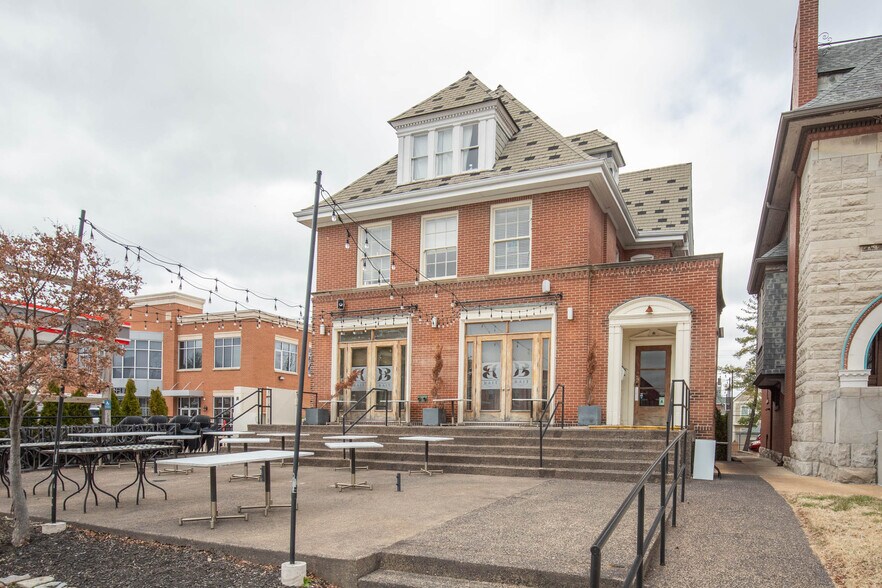 4239 Lindell Blvd, Saint Louis, MO à louer - Photo de l’immeuble – Image 1 sur 6