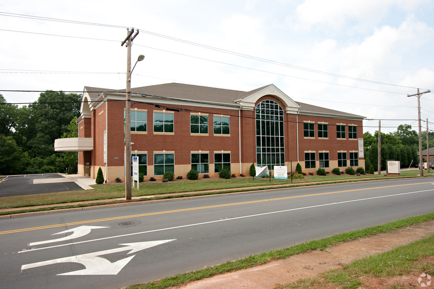 502 W King St, Kings Mountain, NC à louer - Photo de l’immeuble – Image 1 sur 26