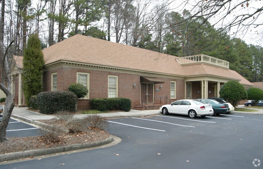 1750 Old Spring House Ln, Atlanta, GA à louer - Photo de l’immeuble – Image 2 sur 10