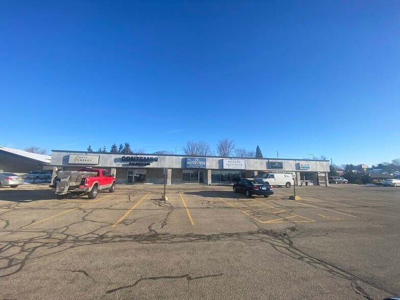 3337 Hillcrest Rd, Dubuque, IA à louer - Photo de l’immeuble – Image 2 sur 3