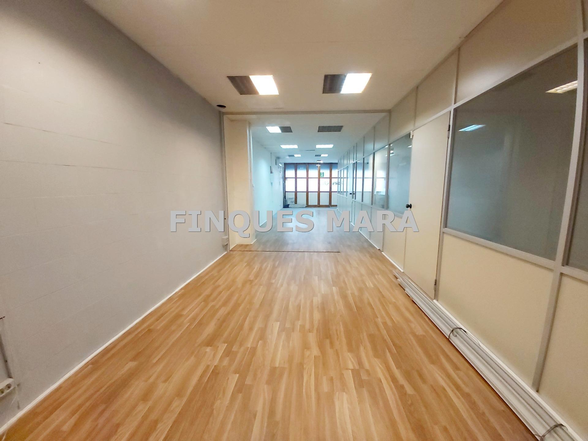 Local commercial dans Sant Boi de Llobregat, Barcelona à louer Plan d’étage– Image 1 sur 4