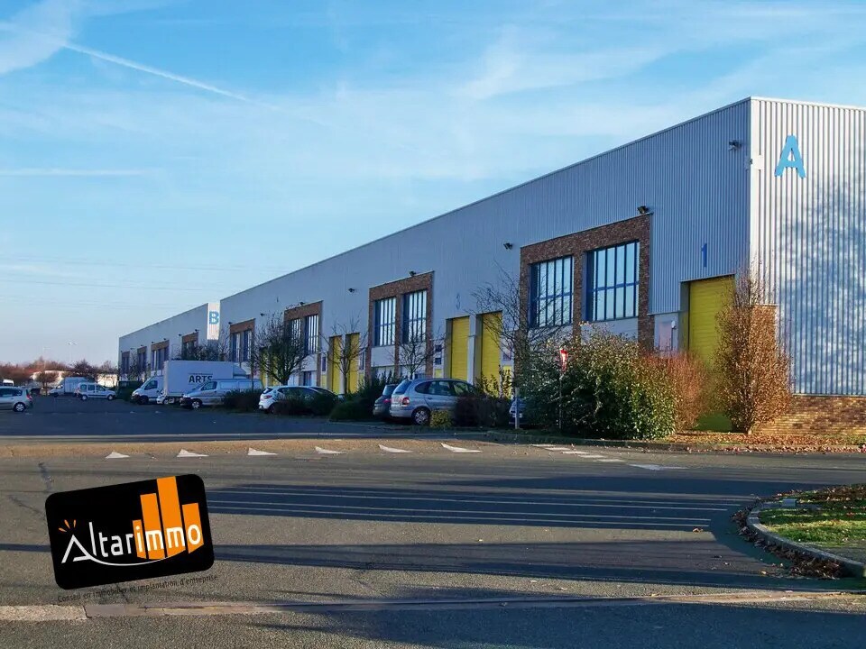 Industriel/Logistique dans Gellainville à louer Photo principale– Image 1 sur 6