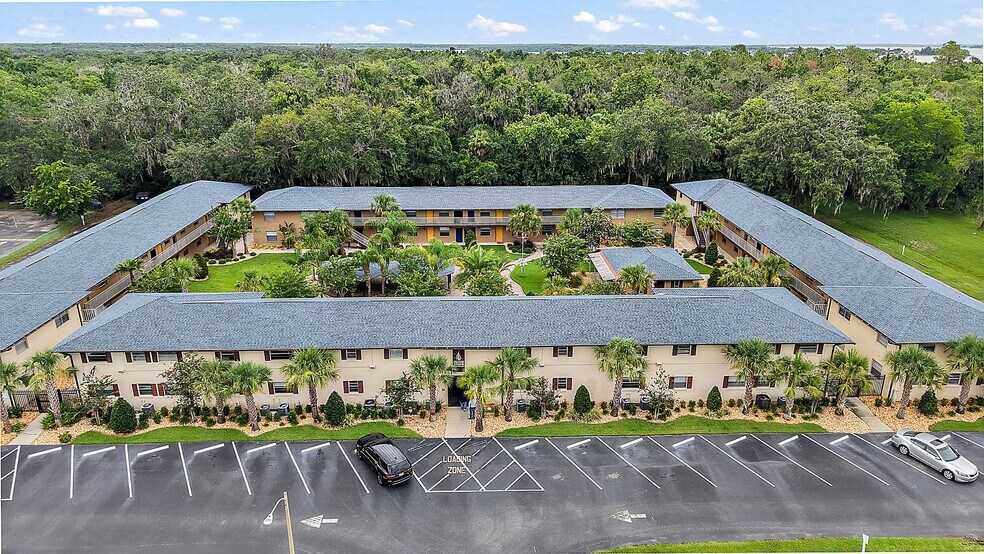 600 Oak Terrace Dr, Leesburg, FL à vendre - Photo de l’immeuble – Image 1 sur 51