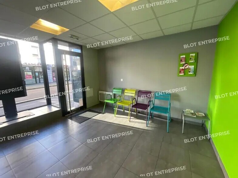 Local commercial dans Saint-Brieuc à vendre - Hall d’entrée – Image 3 sur 5