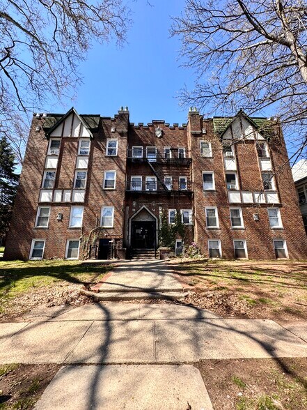 234 Walnut St, Roselle, NJ à vendre - Photo de l’immeuble – Image 1 sur 15