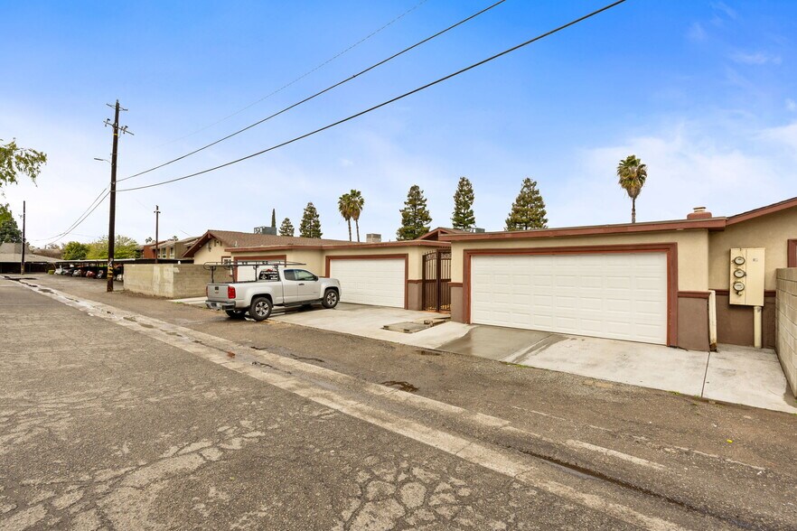 5180 E Hedges Ave, Fresno, CA à vendre - Photo de l’immeuble – Image 2 sur 9