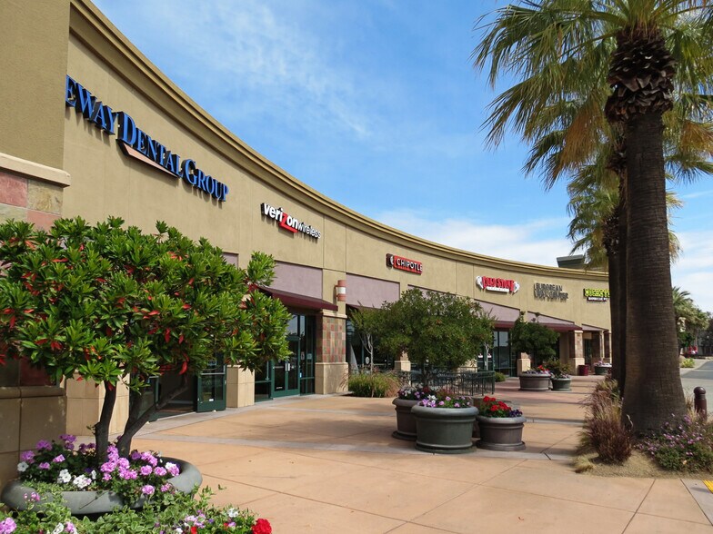 1570-1650 Gateway Blvd, Fairfield, CA à louer - Photo de l’immeuble – Image 3 sur 6