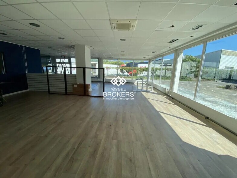 Local d’activités dans Saint-Martin-le-Vinoux à louer - Photo de l’immeuble – Image 3 sur 21
