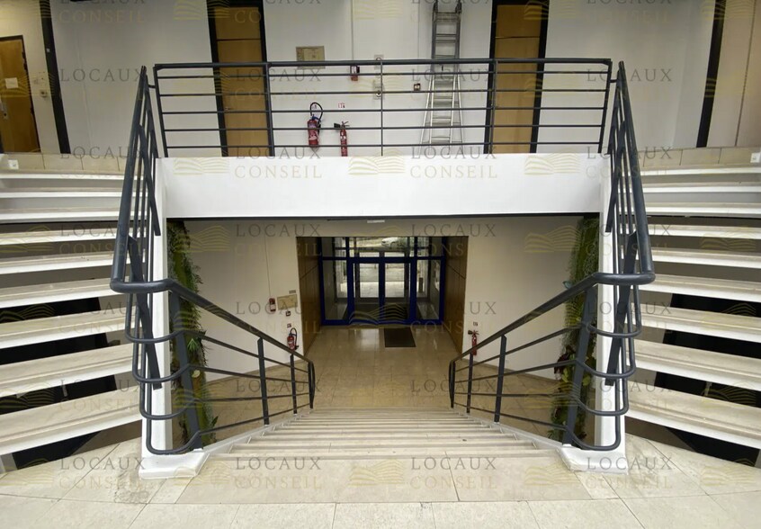 16 Rue Rosa Luxemburg, ÉRAGNY à louer - Photo de l’immeuble – Image 3 sur 11