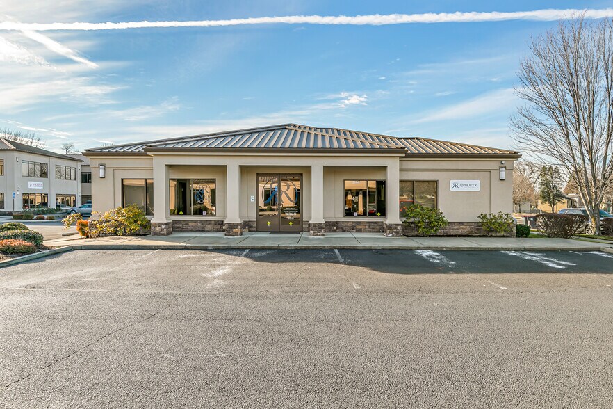 3144 State St, Medford, OR à louer - Photo principale – Image 1 sur 58
