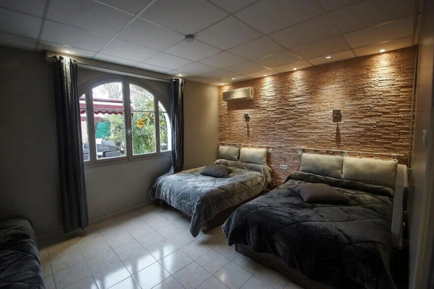 Local commercial dans Cagnes-sur-Mer à vendre - Photo de l’immeuble – Image 1 sur 5