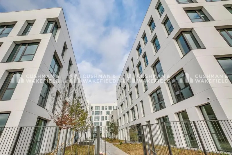 Rue Ella Maillart, Massy à louer - Photo de l’immeuble – Image 2 sur 7