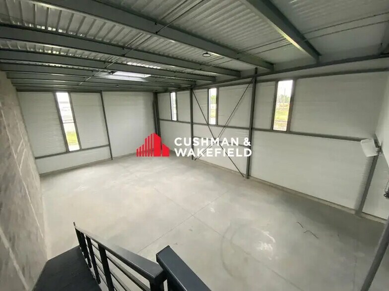 25 Rue Des Usines, Fenouillet à louer - Photo de l’immeuble – Image 3 sur 8