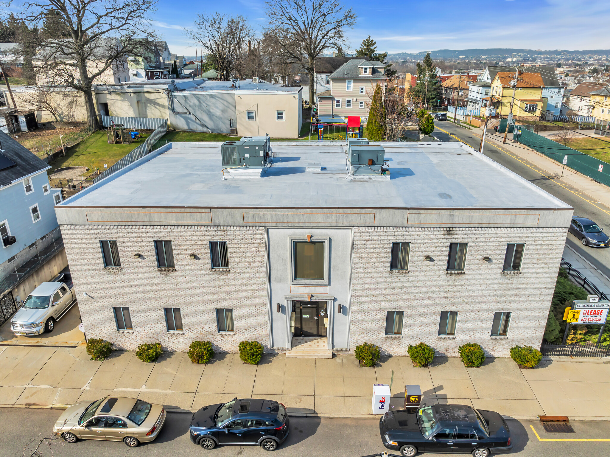 222 Outwater Ln, Garfield, NJ à louer Aérien– Image 1 sur 9