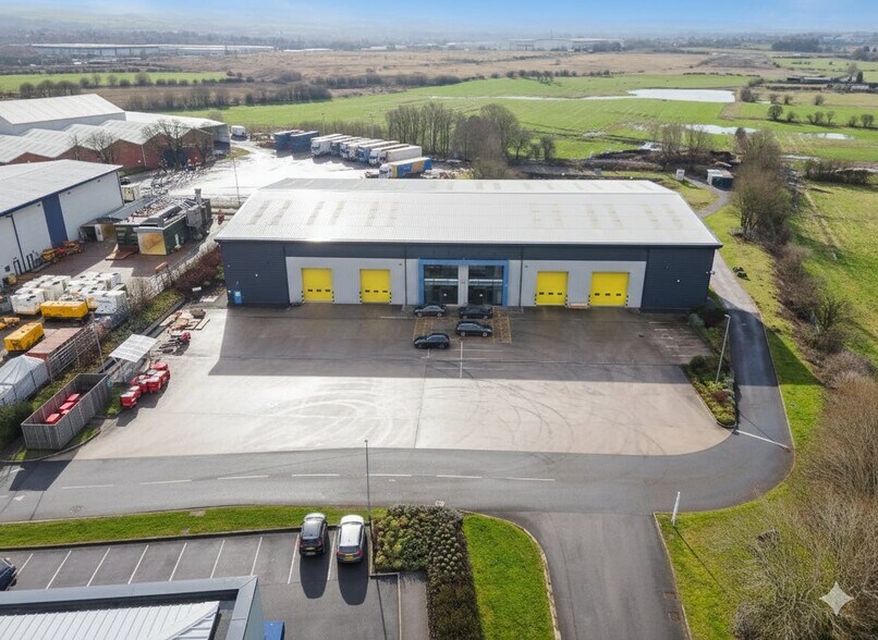 Park Whittle Ln, Heywood à louer - Photo de l’immeuble – Image 3 sur 10