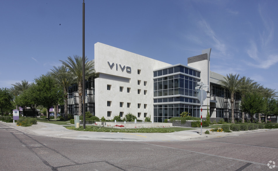4650 E Cotton Center Blvd, Phoenix, AZ à louer - Photo de l’immeuble – Image 2 sur 2
