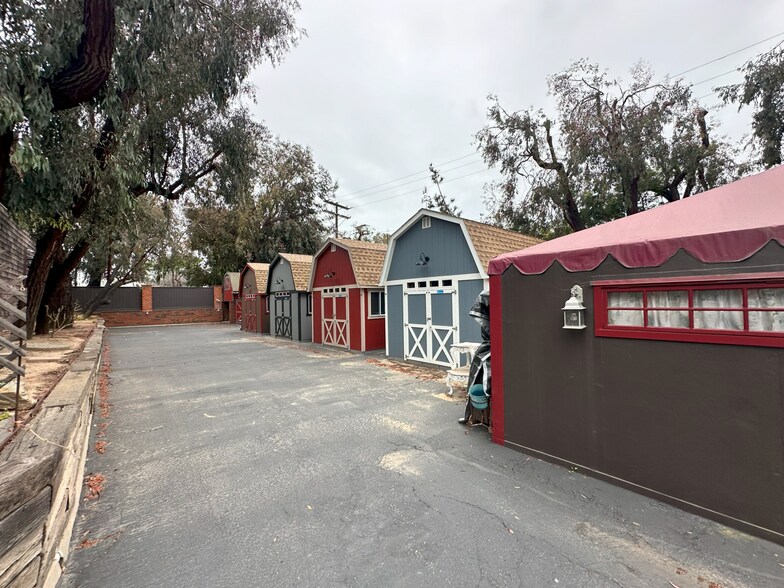 1720 Adams Ave, Costa Mesa, CA à vendre - Photo de l’immeuble – Image 3 sur 6